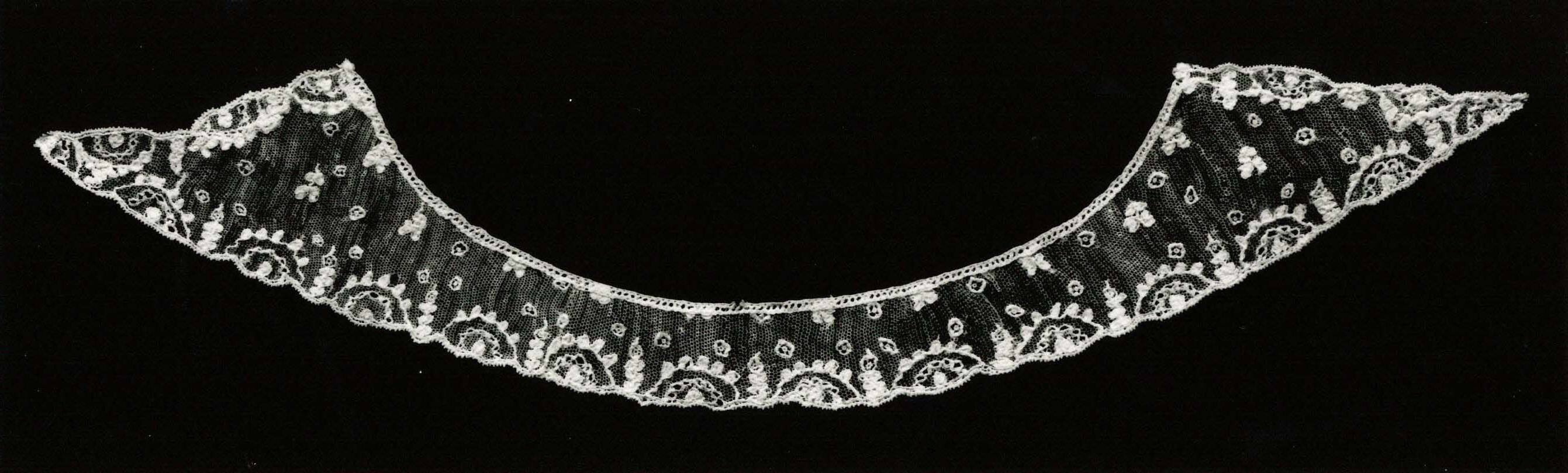 Lace Collar